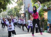 Kowarteg Ganjar Bikin Ibu-Ibu dari 30 RT di Surabaya Rasakan Manfaat Senam Sehat Kowarteg Ganjar Bikin Ibu-Ibu dari 30 RT di Surabaya Rasakan Manfaat Senam Sehat