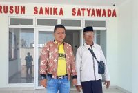 Foto:Pelapor didampingi kuasa hukumnya saat berada di Polres Sumenep