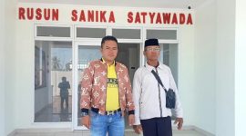 Foto:Pelapor didampingi kuasa hukumnya saat berada di Polres Sumenep