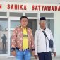 Foto:Pelapor didampingi kuasa hukumnya saat berada di Polres Sumenep