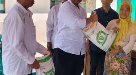 Foto:Penyaluran Bansos di balai desa Nonggunong