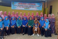 Foto: Foto bersama tim penilai dengan kepala desa jambu, kecamatan lenteng