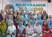Para Ning dan Nyai Tapal Kuda Perkuat Dukung Ganjar-Mahfud Para Ning dan Nyai Tapal Kuda Perkuat Dukung Ganjar-Mahfud