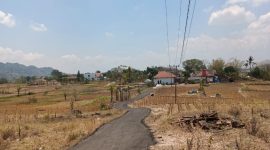 Foto:Perbaikan Jalan di dusun karang yang di klaim hasil swadaya