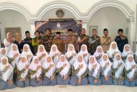Foto: KPU beserta PPK Lenteng Dan PPS Daramista Foto bersama dengan Siswi MA Sabilul Muttaqin Daramista