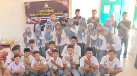 Foto:Foto bersama PPS Desa Jambu ,PPK Lenteng serta siswa -siswi MA.Mathlabul Ulum