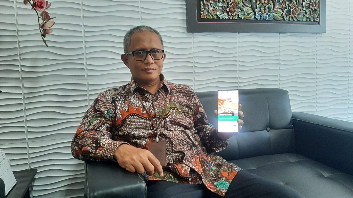Direktur Utama BPRS Bhakti Sumekar, Hairil Fajar