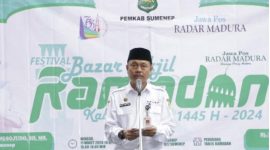 Sekretaris Daerah (Sekda) Kabupaten Sumenep Edy Rasyadi, saat membuka Bazar Takjil Ramadhan 2024