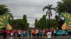 KOMPAK: DLH Sumenep menanam ratusan bibit tanaman di Kota Keris