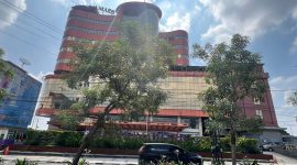 Rumah Sakit  Regina Maris yang berdiri megah, di Jalan Brigjen Katamso, Medan