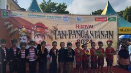 BERJEJER: Para peserta Festival Tan-Pangantanan di Sumenep