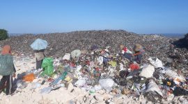 MEMULUNG: Tumpukan sampah di Kabupaten Sumenep 