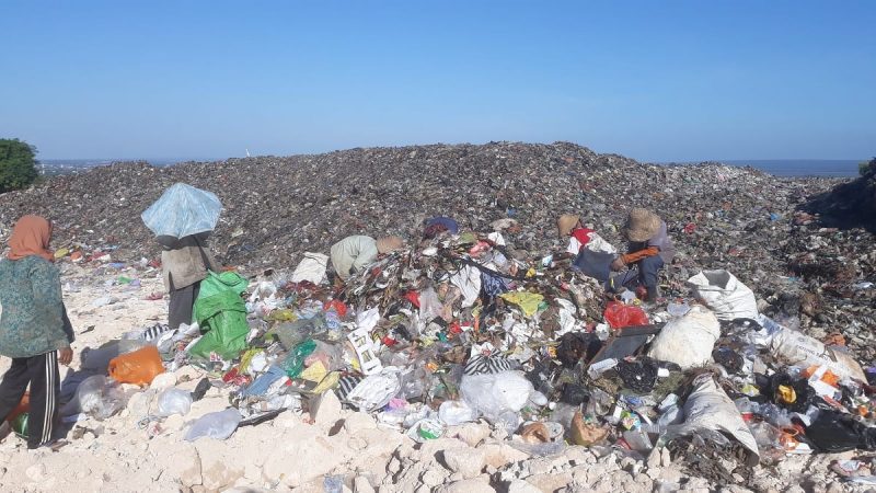 MEMULUNG: Tumpukan sampah di Kabupaten Sumenep