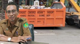 TERSENYUM : Kepala Bidang Pengelolaan Sampah, Dedy