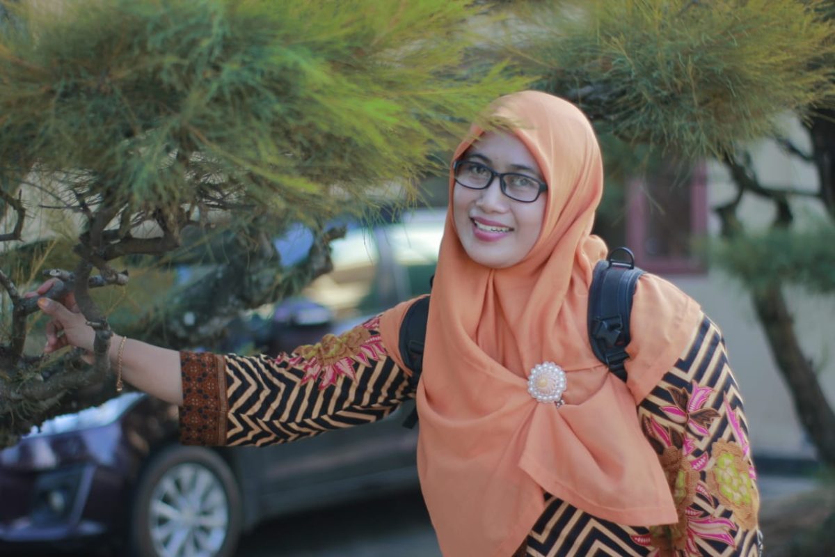Dosen PBSI STKIP PGRI Sumenep dan Pegiat Literasi Sumenep, Suhartati