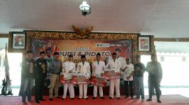 PEMENANG: Para juara lomba Pidato Ala Bung Karno yang digelar IWO Sumenep di pendopo keraton