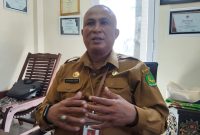 MENJELASKAN: Kepala Disbudporapar Sumenep Moh. Ikhsan, saat ditemui di ruang kerjanya