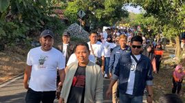 Ribuan masyarakat meramaikan Kirab Maskot Pilkada 2024 di zona 2