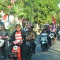 SEMANGAT: Antusiasme warga RT01/RW06 perumahan pondok indah, Desa Kolor Sumenep dalam pawai budaya perayaan HUT ke-79 RI