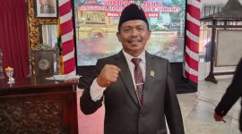 SEMANGAT: Endi usai resmi dilantik menjadi anggota Dewan Perwakilan Rakyat Daerah (DPRD) Sumenep