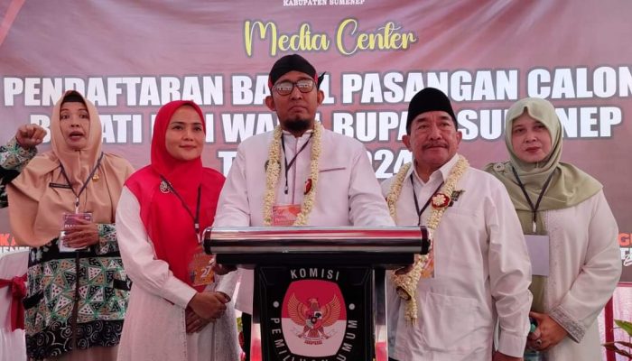 Diantar Ratusan Massa, Paslon Cabup-Cawabup Fauzi-Imam Resmi Daftar ke KPU Sumenep