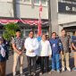 SWAFOTO: Salah satu paslon Achmad Fauzi Wongsojudo-Imam Hasyim, usai menjalani pemeriksaan kesehatan di RSAL Dr. Ramelan Surabaya