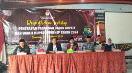 PEMBACAAN SK: KPU Sumenep, menggelar rapat pleno penetapan pasangan calon Bupati dan Wakil Bupati Sumenep
