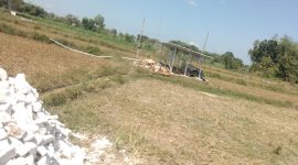 TIDAK ADA PAPAN NAMA: Proyek pengeboran sumber mata air di Desa Bringin, Kecamatan Dasuk, Kabupaten Sumenep, Madura, Jawa Timur