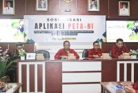 SOSIALISASI: Kepala DKPP Kabupaten Sumenep, Chainur Rasyid, saat menjelaskan penggunaan Aplikasi PETA-NI