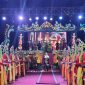 MEGAH: Ratusan penari memeriahkan Prosesi penobatan Arya Wiraraja dan Kirab Budaya pada momentum Hari Jadi Kabupaten Sumenep yang ke 755