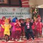 PAKAIAN KHAS MADURA: Siswa-siswi PAUD HI El-Fath saat tampil dalam program 'Songennep Parjugha'