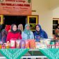 PEMASARAN: PAUD HI El-Fath Sumenep saat memperkenalkan produksnya