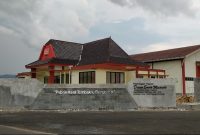 MENDUNG: Gedung KHIT yang berlokasi di Kecamatan Guluk-Guluk Kabupaten Sumenep