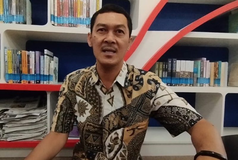 MENJELASKAN: Ketua PD Muhammadiyah Sumenep, Mohammad Zeinudin, saat ditemui jurnalis Seputar Jatim