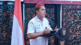 BLANGKON: Kepala Badan Pendapat Daerah Sumenep, Faruk Hanafi saat menyampaikan target PAD
