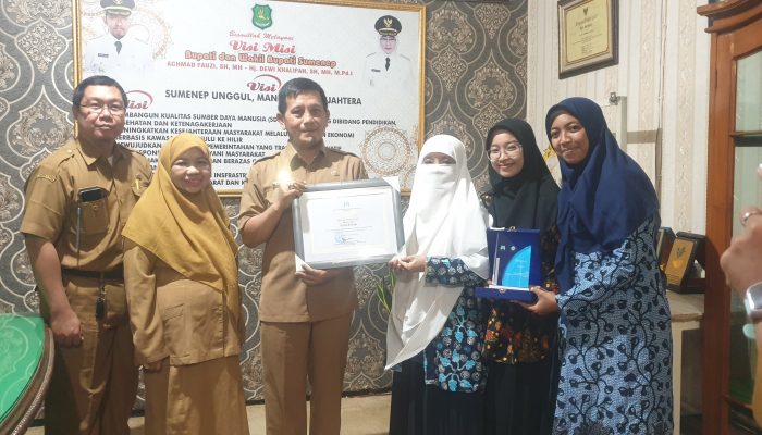 Dinsos Sumenep Beri Penghargaan kepada PAUD HI El-Fath sebagai Satuan Pendidikan Ramah Anak Terstandardisasi dan Menjadi Rujukan Nasional 2024
