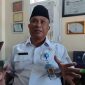 TEGAS: Kepala Disbudporapar Sumenep, Mohamad Iksan saat ditemui wartawan di ruangannya (SandiGT - Seputar Jatim)