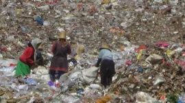 OVERLOAD : Tempat Pembuangan Akhir (TPA) Kabupaten Sumenep 2025 melebihi kapasitas. (SandiGT -Seputar Jatim)