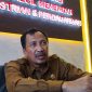 SANTAI: Kepala DKUPP Kabupaten Sumenep, Moh. Ramli, saat ditemui di kantornya (SandiGT - Seputar Jatim)