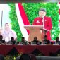 LAYAR: Sekda Sumenep, Edy Rasyadi, saat memberikan sambutan dalam agenda penyerahan SK bupati dan wakil bupati terpilih Pilkada 2024 (SandiGT - Seputar Jatim)