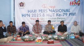 KHIDMAT: PWI Sumenep menggelar potong tumpeng yang dihadiri jajaran Forkopimda setempat dalam rangka memperingati HPN 2025 serta HUT PWI ke 79