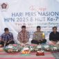 KHIDMAT: PWI Sumenep menggelar potong tumpeng yang dihadiri jajaran Forkopimda setempat dalam rangka memperingati HPN 2025 serta HUT PWI ke 79