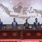 BERDIRI: DPRD Sumenep saat mengumumkan pemenang Pilkada 2024