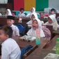 MAKAN: Program Makan Bergizi Gratis di Sumenep, dihentikan sementara (SandiGT - Seputar jatim)
