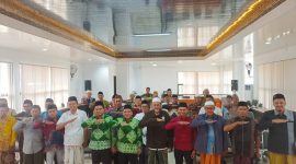 SWAFOTO: Kepala Kantor Kemenag Sumenep, Abdul Wasid bersama FKDT se Sumenep (Doc. Seputar Jatim)