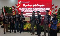 KPU Sumenep Resmi Serahkan SK Usulan Pengesahan Bupati dan Wabup Terpilih 2024-2029