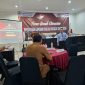 MEMBAHAS: Suasana focus group discussion (FGD) dalam penyusunan laporan evaluasi pemilihan Gubernur dan Wakil Gubernur, Bupati/Walikota dan Wakil Bupati tahun 2024 yang di gelar KPU Sumenep (Doc. Seputar Jatim)