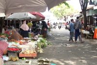 RAMAI: Suasana pasar Anom Sumenep, menjelang Bulan Ramadhan 2025 (SandiGT - Seputar Jatim)