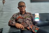 BERKACAMATA: Direktur Utama PT BPRS Bhakti Sumekar, Hairil Fajar (Doc. Seputar Jatim)