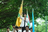 ORASI: Mahasiswa Universitas Bahaudin Mudhary Madura (UNIBA) saat melakukan aksi demontrasi di depan  gedung DPRD Sumenep (Doc. Seputar Jatim)